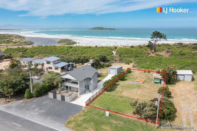 Your Dream Beach Lifestyle Awaits in Taieri Mouth!