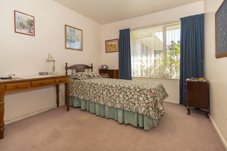 29 Stead Crescent Stoke_13