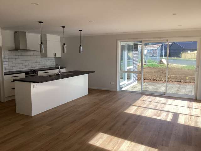 2 Cascade Crescent 2033_1