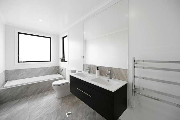 2/10 Bourn Heath Drive Rototuna_15