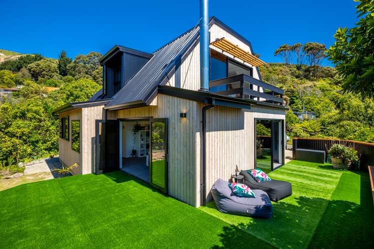 11 Airlie Street Glenduan_14