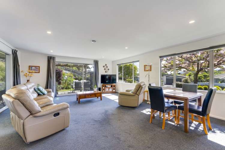 77 Washbourn Drive Richmond_6