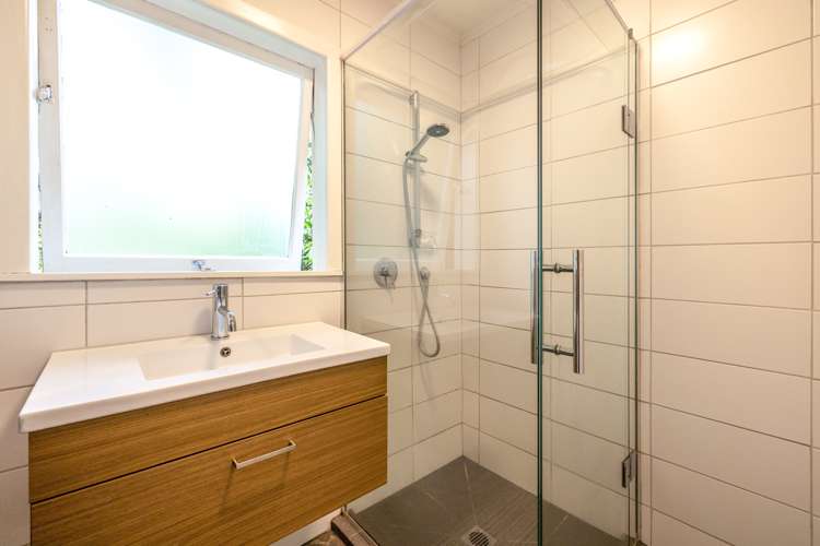 116 Queens Drive Oneroa_22