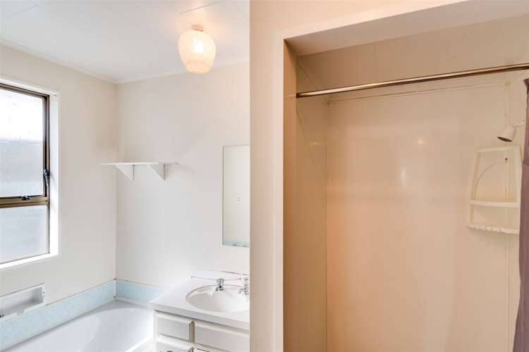 64 Columbus Crescent Flaxmere_11