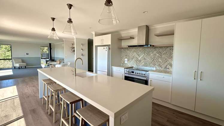 6 Lake View Place Fairhall_5