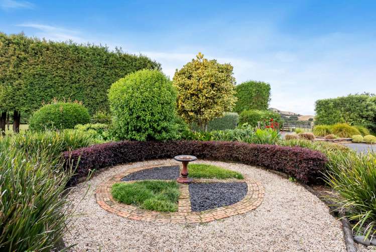 61 Puketutu Road Bombay_36