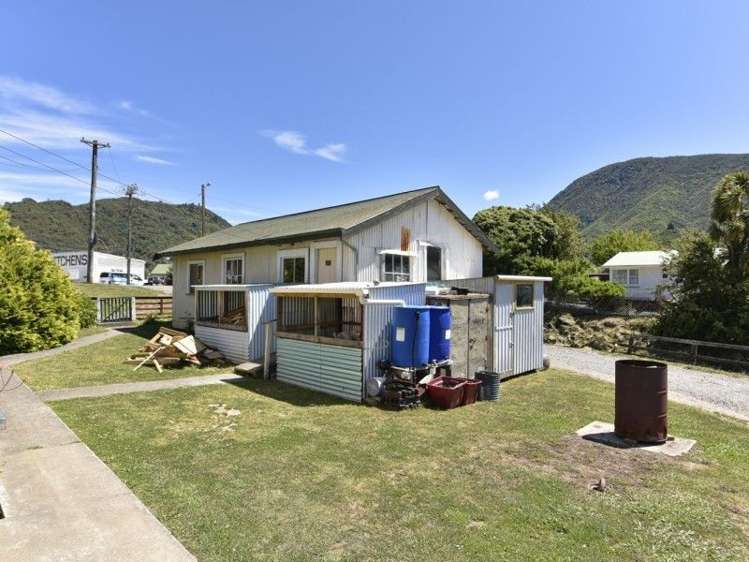 53 Broadway Picton_16