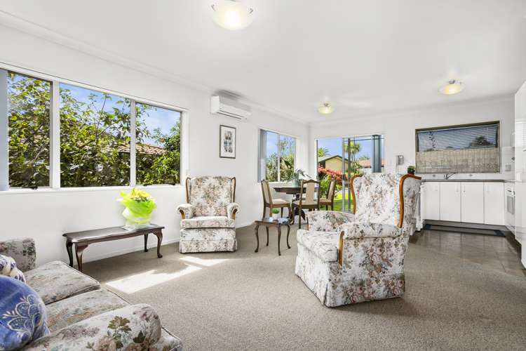 52 Bodi Place Te Atatu South_5