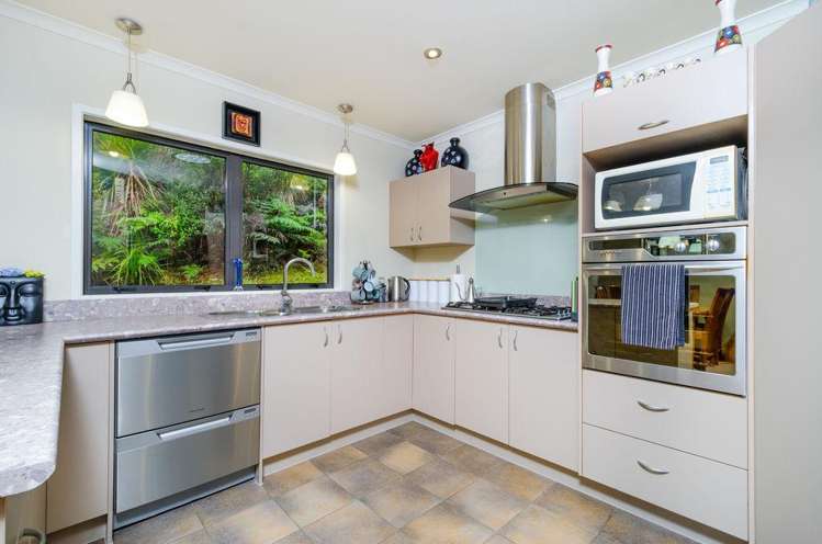 125 Stoney Creek Drive Waitakere_8