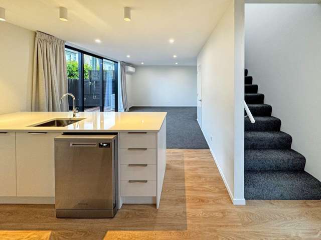 3/131 Simeon St Somerfield_4
