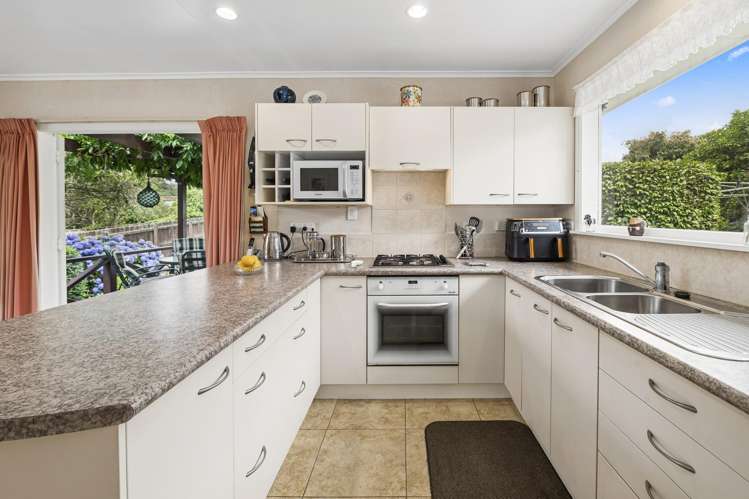 33 Alastair Avenue Owhata_5