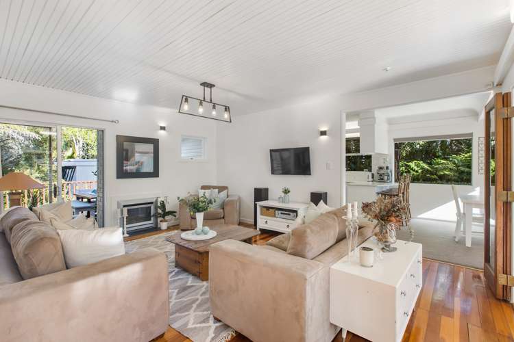 103 Beach Road Mellons Bay_22