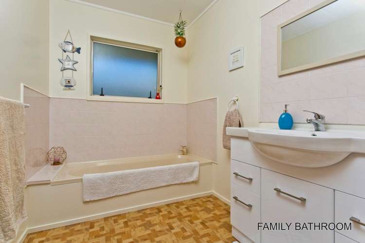 5 Rosecamp Road Beach Haven_15