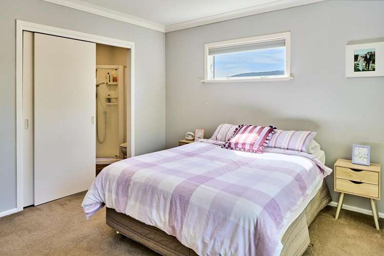 13 St Edmund Crescent Tawa_11