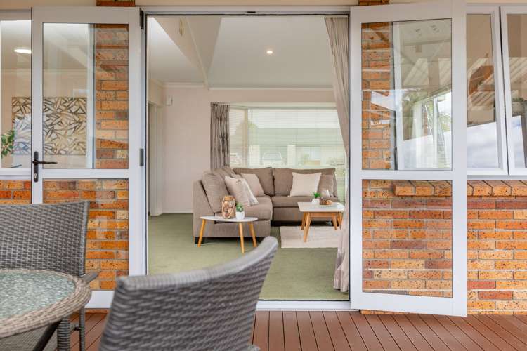 25 Hillcrest Road Otumoetai_17