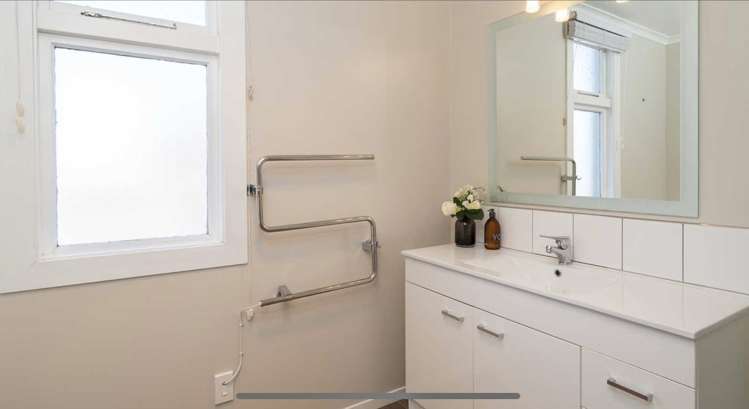 89 Creek Road Allenton_10