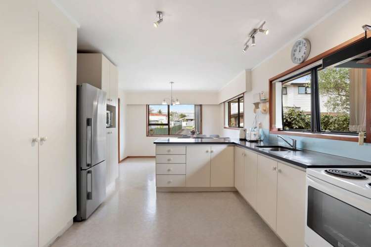 52 Brandon Road Glen Eden_6