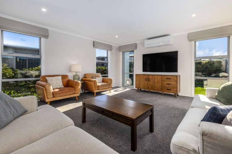 14 Pateke Drive Kenepuru_2
