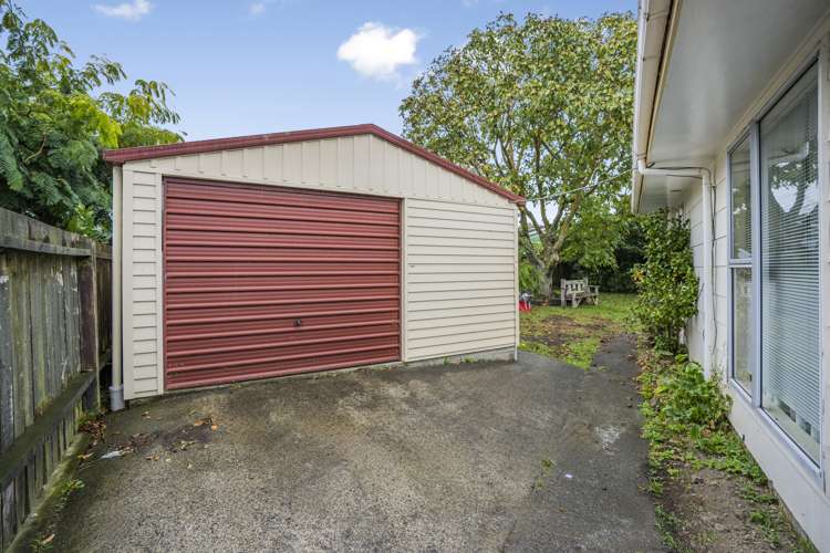 1/11 Topeka Grove Totara Park_10