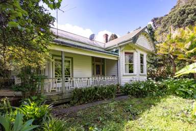1192 Huia Road_1