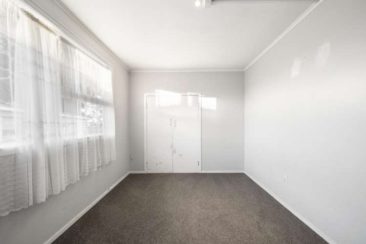 39 Clayton Avenue Otara_17