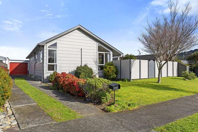 Charming Family Home in Totara Park