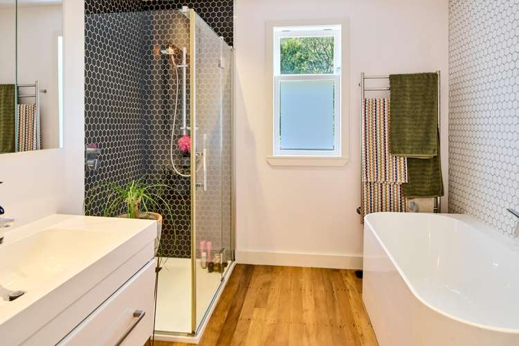 8 Beazley Avenue Paparangi_12
