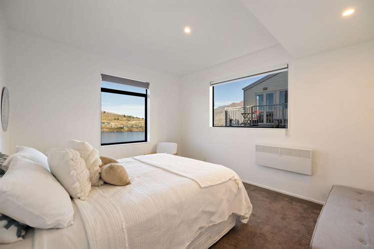 22 Golden Terrace Queenstown_16