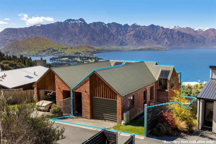 138b Wynyard Crescent Fernhill/Sunshine Bay_1