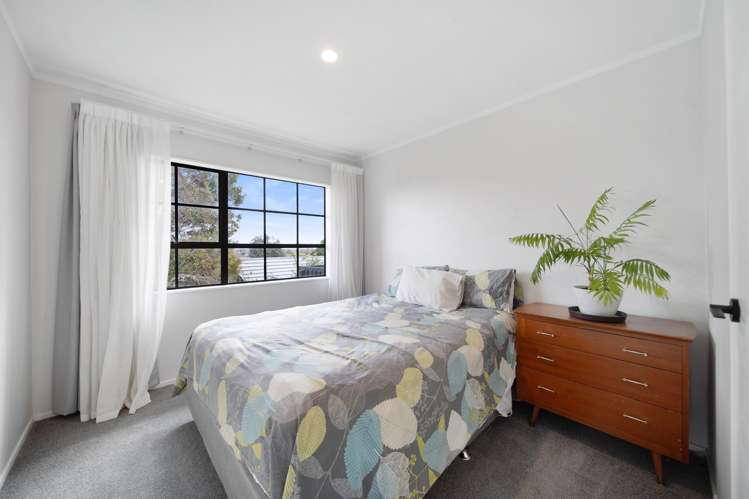 6 Crestlands Place Papakura_17