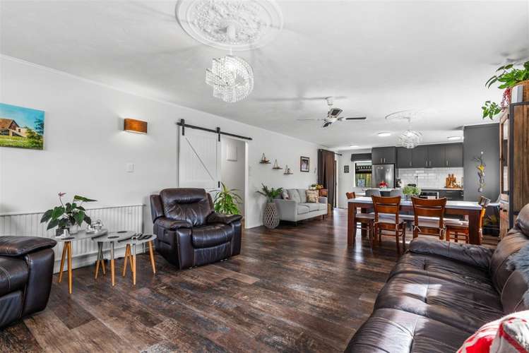 32a Holland Street Glenholme_15