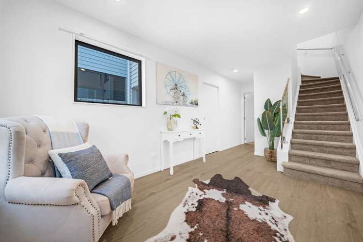 5 Puhakehake Place Flat Bush_13