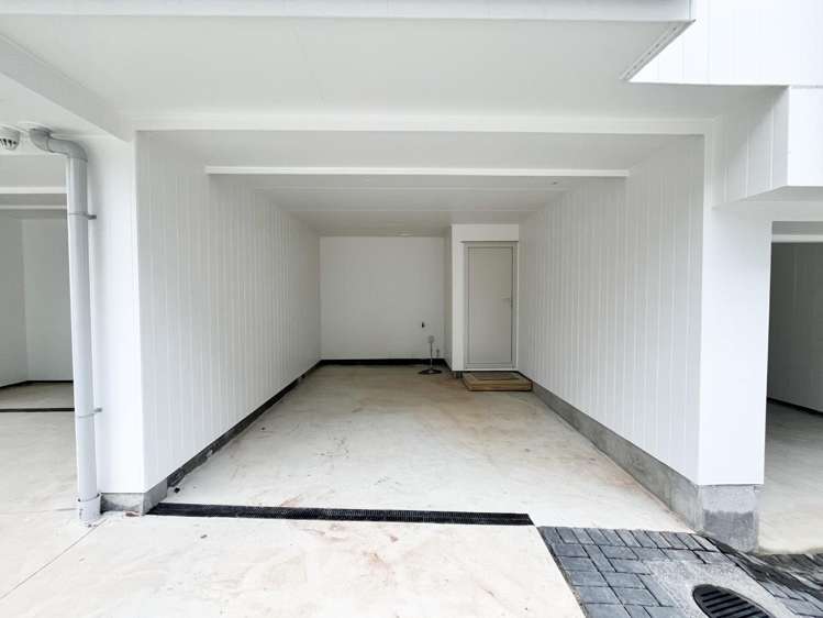 17/9 Aeroview Drive 1603_15