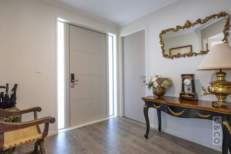 11 Canoe Lane Riverhead_31