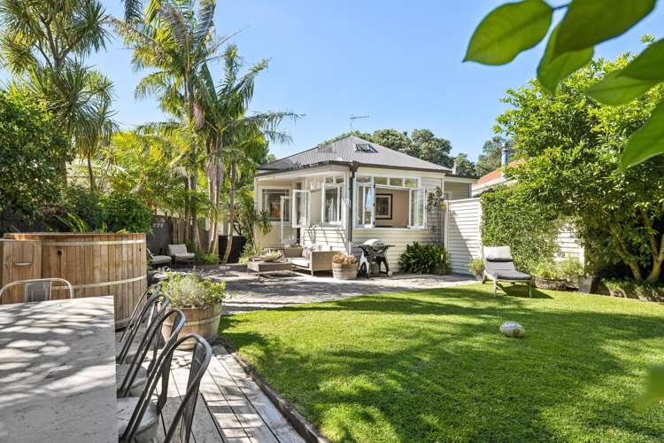 7 Arawa Avenue Devonport_12