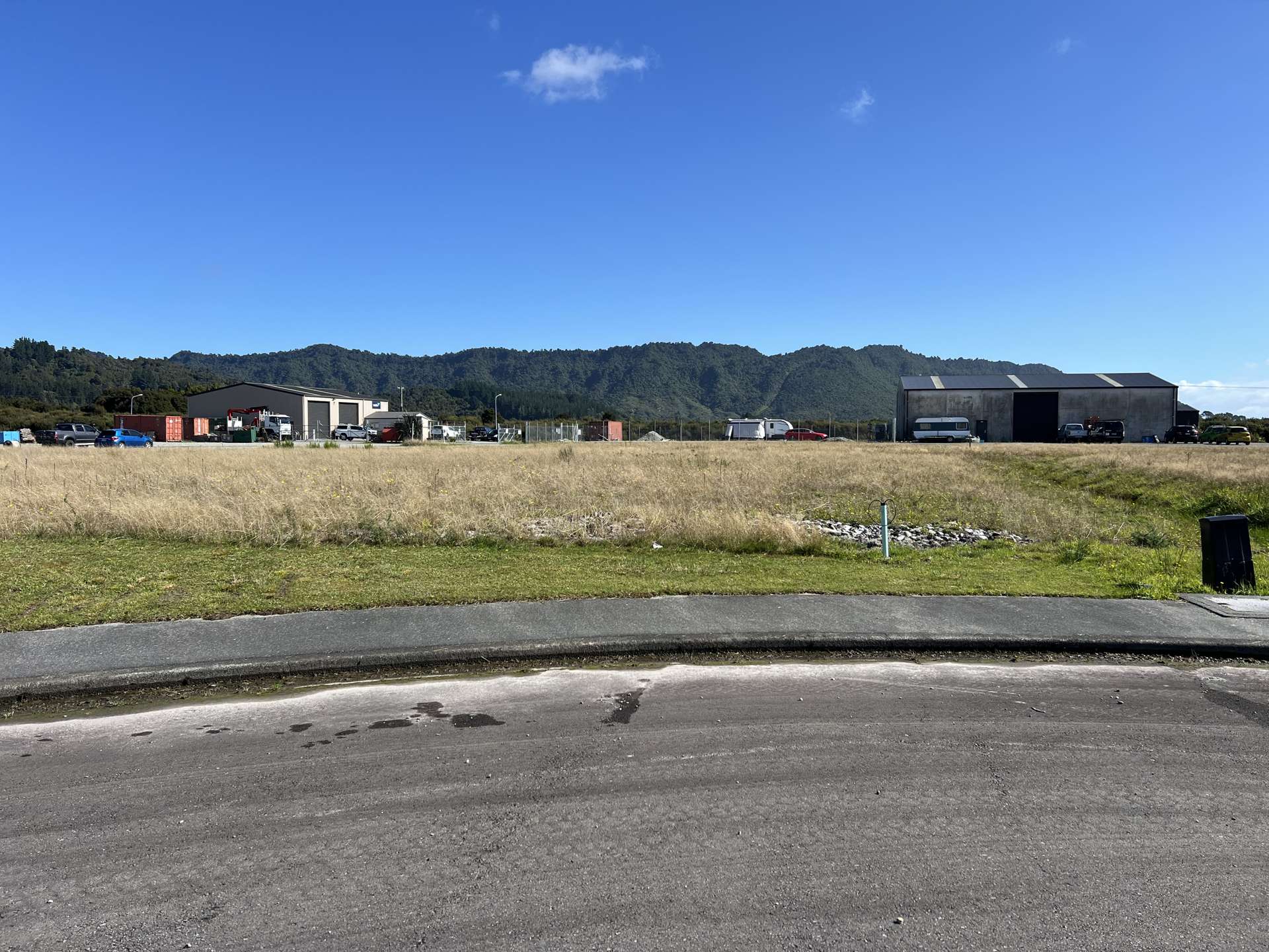 27 and 29 Silver Pine Place Kaiata_0