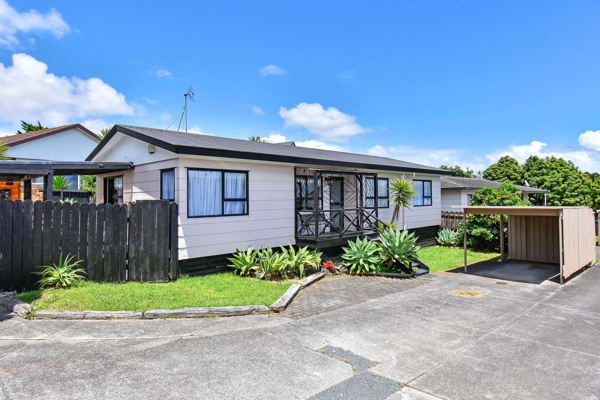 1/8 Kimdale Place Totara Heights_0