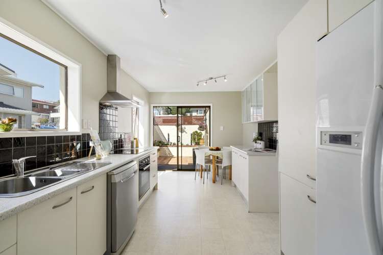 20 Robin Lane Browns Bay_12