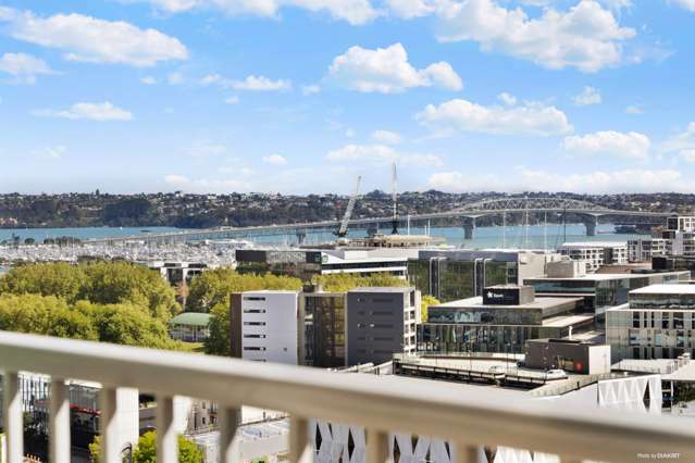 Renovated 2 Bed - Stunning Seaviews!