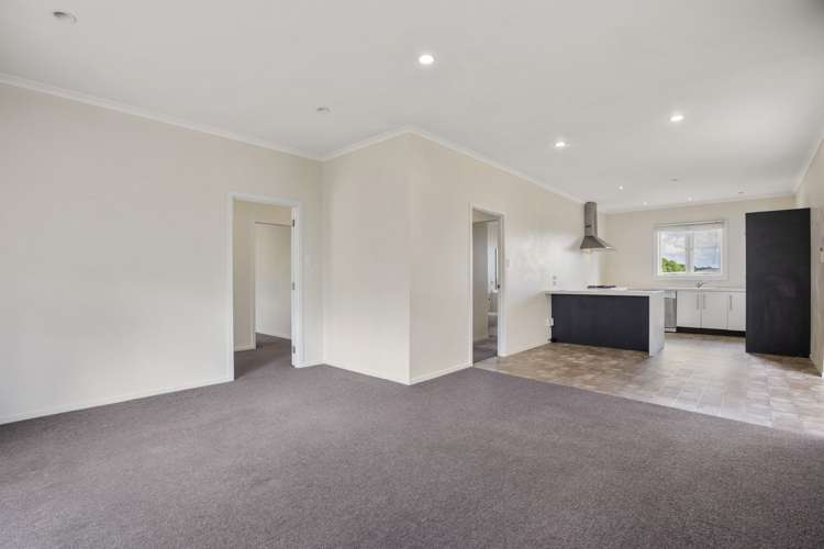 96 Edinburgh Street Pukekohe_5