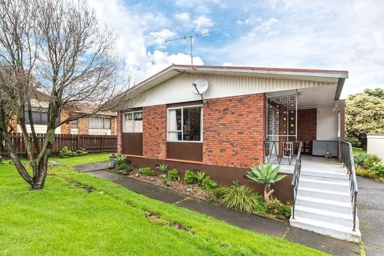 1/225 Edmonton Road Te Atatu South_0