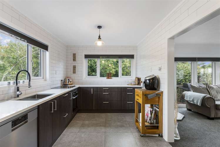 76 Marine Parade Mellons Bay_13