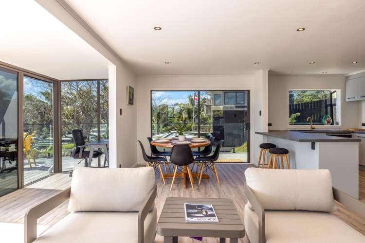 16 Ocean Road Surfdale_8