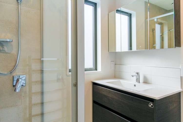 2/16 Moule Street Addington_15