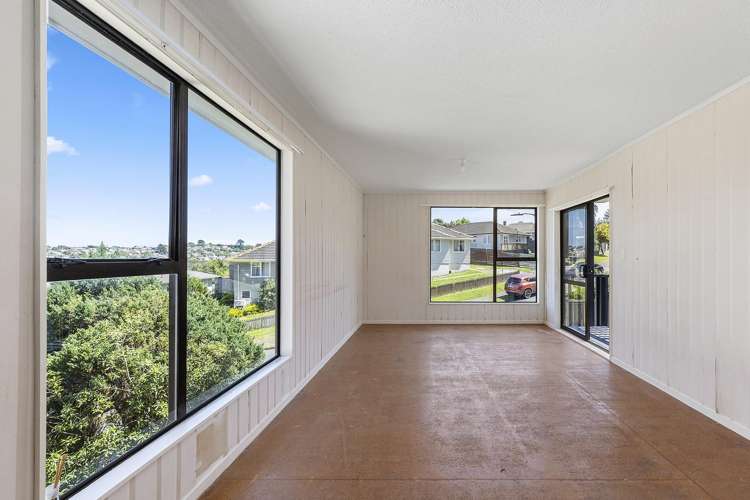 16 Penguin Grove Waitangirua_11