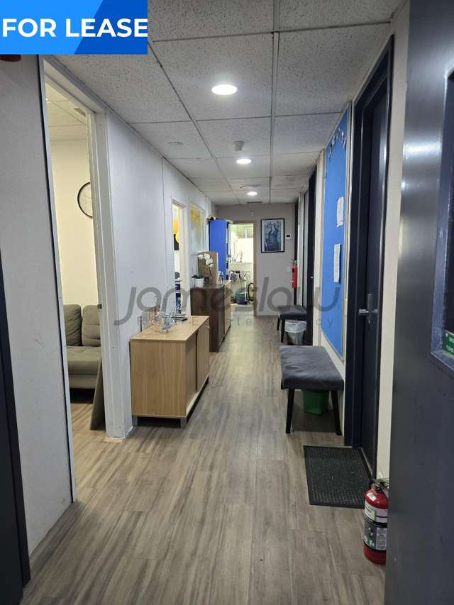 Ground Floor/5 William Pickering Drive Rosedale_1