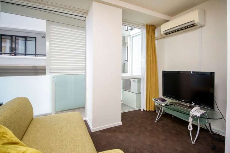 1002/10 Waterloo Quadrant Auckland Central_5