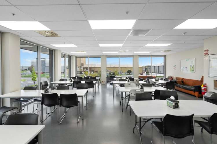 4 Sir James Wattie Drive Hornby_15