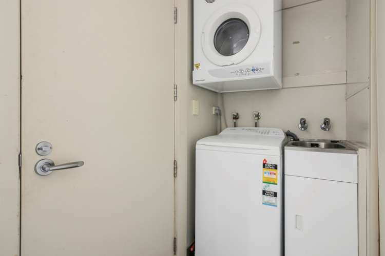 92a Michael Jones Drive Flat Bush_11