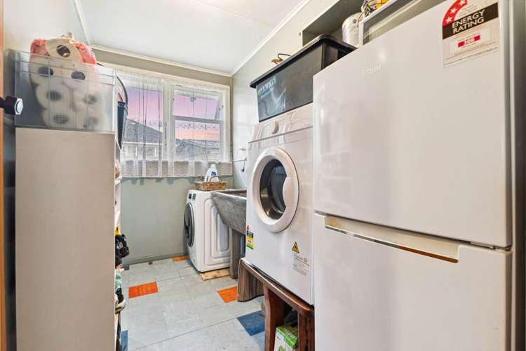 17 Alexander Crescent Otara_11